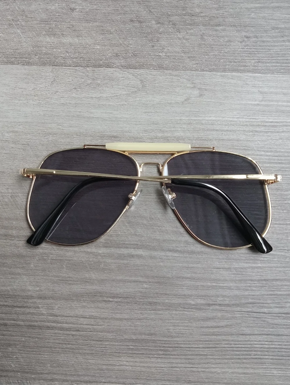 BRAND NEW NWT Aviator Gold Tone Frame Sunglasses